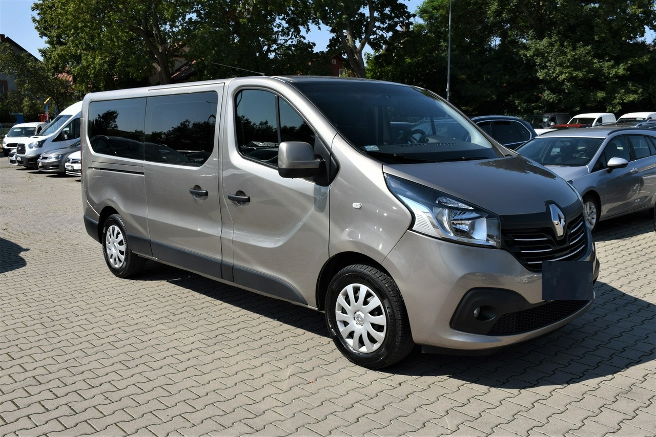 RENAULT TRAFFIC | LONG 9 person | 1.6 Manual | DIESEL | 2016 YEAR | Consumption 7 - 8 Litres 