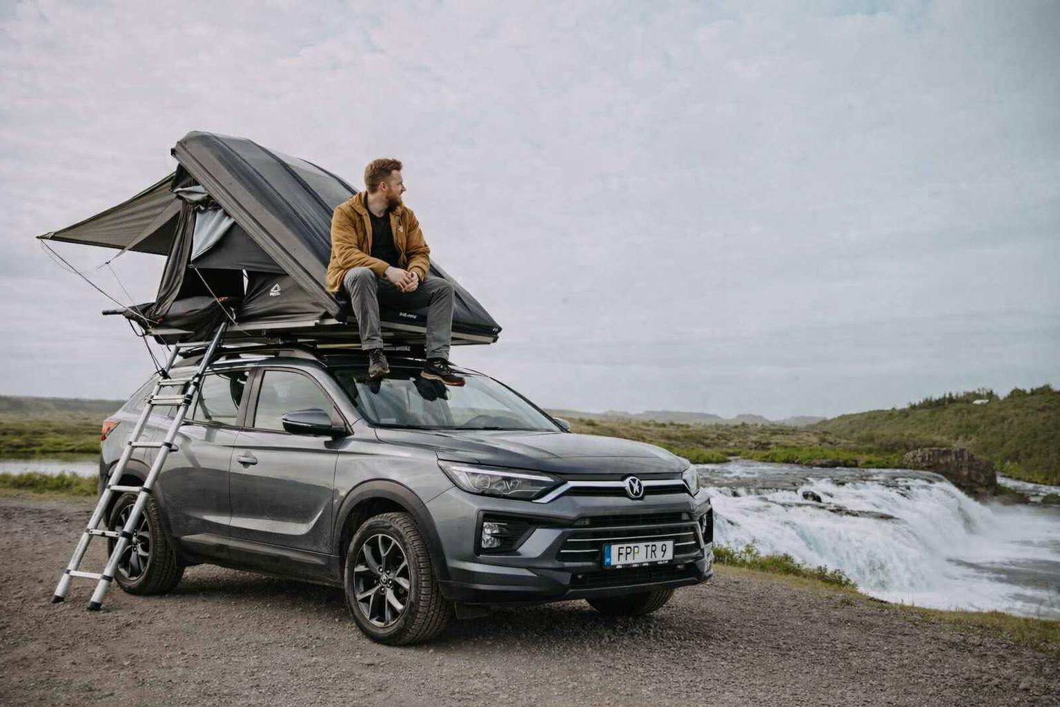 SUV 4x4 + ROOF TENT FOR 3-4 PERSON MAX!!! Camping Equipment Included for Free !!!